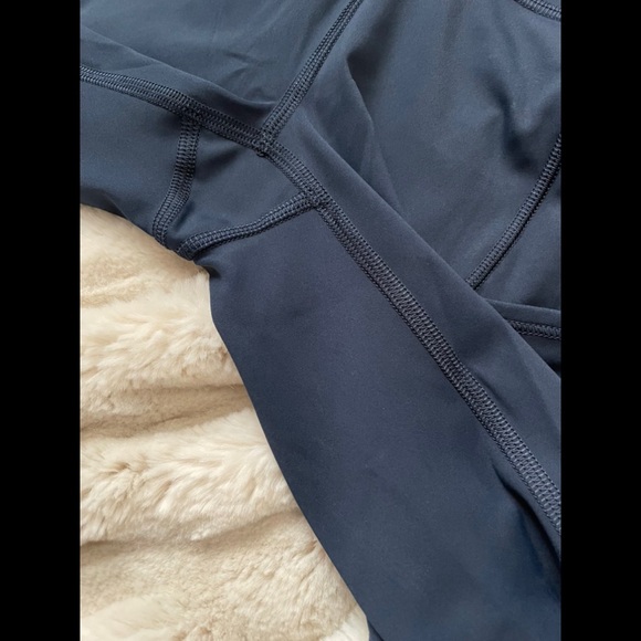 Lululemon Fast and Free 7/8 Tight Leggings 2 - Picture 7 of 10